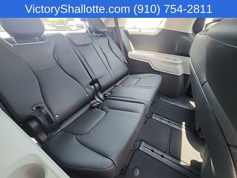 Used 2022 Kia Carnival SX Prestige FWD image 37