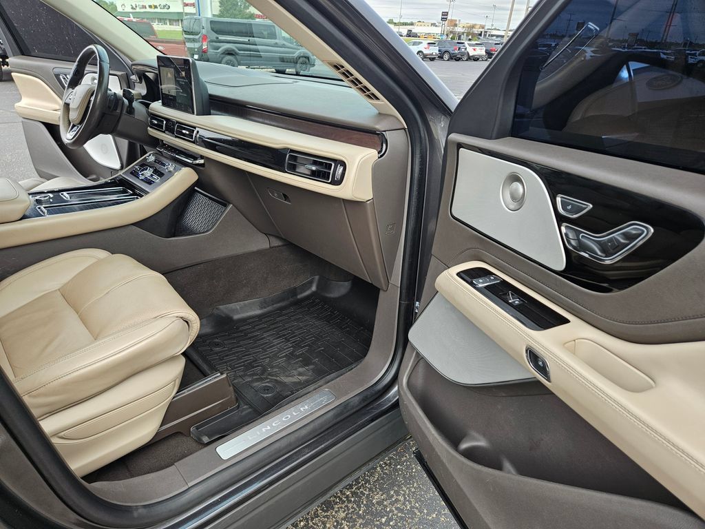 Used 2020 Lincoln Aviator Reserve w/ Equipment Group 201A AWD/4WD image 28