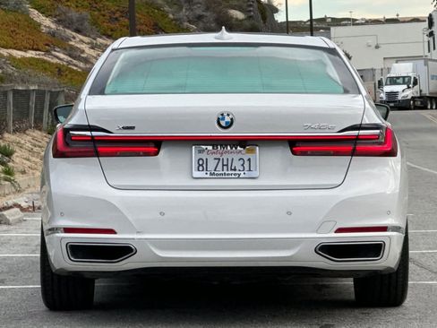 Used 2020 BMW 745e xDrive image 8