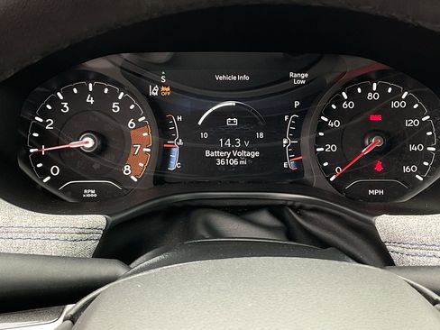 Used 2023 Jeep Compass Latitude image 21