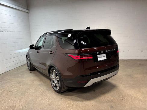 New 2026 Land Rover Discovery Limited Edition image 9