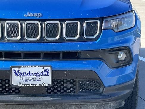 Used 2022 Jeep Compass Latitude AWD/4WD image 9