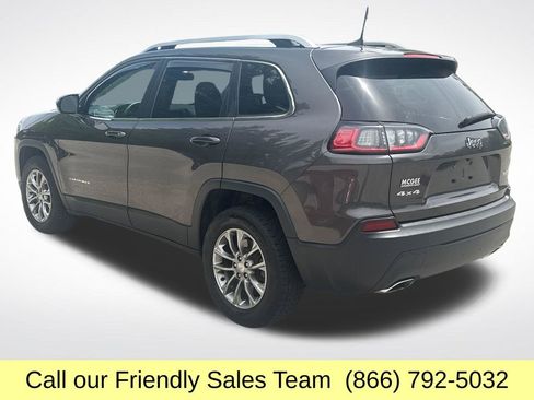 Used 2019 Jeep Cherokee Latitude Plus w/ Cold Weather Group AWD/4WD image 3