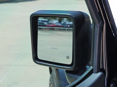 Used 2023 Jeep Wrangler Unlimited Sahara AWD/4WD image 9