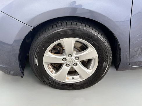 Used 2017 Toyota Sienna LE FWD image 35