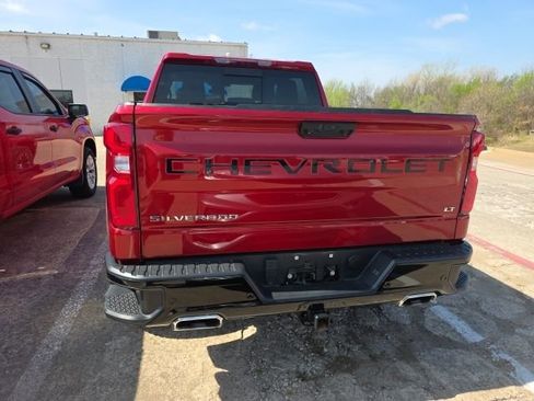 Used 2025 Chevrolet Silverado 1500 LT Trail Boss w/ Convenience Package II image 4