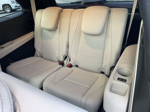 Certified 2025 Mercedes-Benz GLS 450 4MATIC w/ AMG Line Exterior image 42