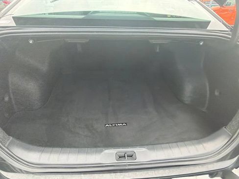Used 2025 Nissan Altima 2.5 SV FWD image 15