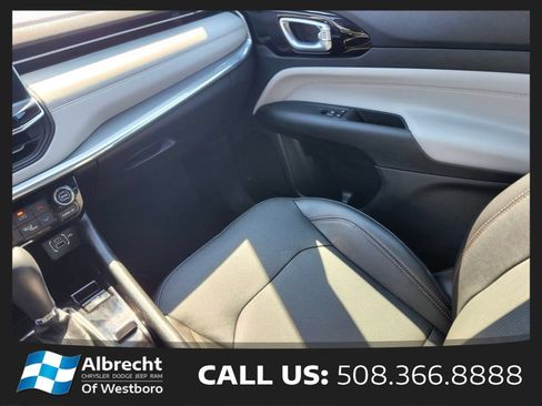 Used 2023 Jeep Compass Limited AWD/4WD image 15