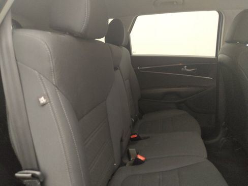 Used 2019 Kia Sorento L FWD image 19