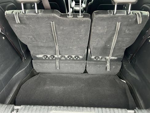 Used 2025 Chrysler Pacifica Limited FWD image 25