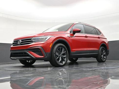 Used 2023 Volkswagen Tiguan SE image 21
