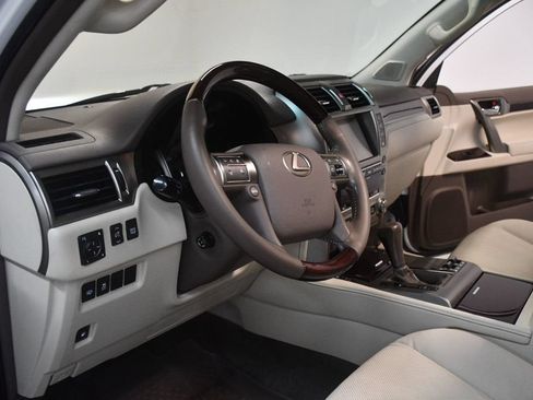 Used 2018 Lexus GX 460 Premium w/ Premium Package AWD/4WD image 27