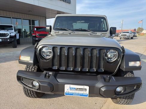Used 2020 Jeep Wrangler Sport image 8