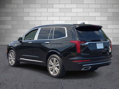 Used 2021 Cadillac XT6 Premium Luxury FWD image 3