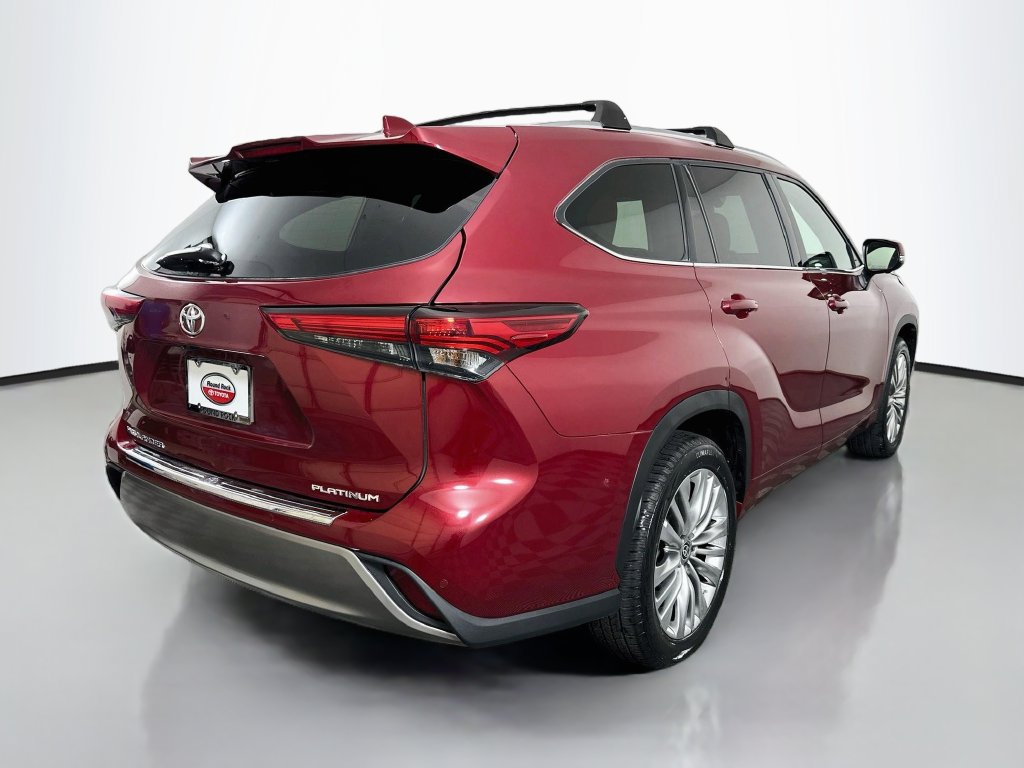 Certified 2023 Toyota Highlander Platinum FWD image 5