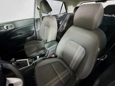 Used 2024 Hyundai Venue SEL FWD image 24