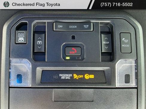 Used 2024 Toyota Tundra Platinum AWD/4WD image 17