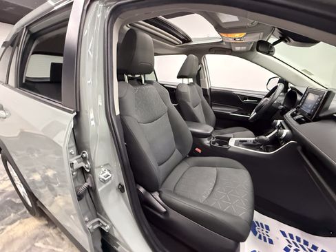 Used 2021 Toyota RAV4 XLE w/ Convenience Package AWD/4WD image 21