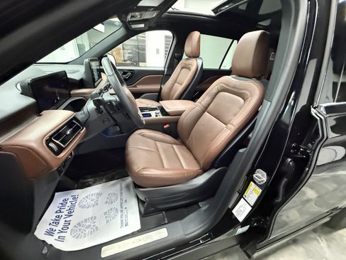 Used 2026 Lincoln Aviator Reserve w/ Jet Appearance Package AWD/4WD image 12