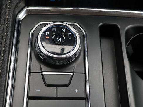 Used 2024 Ford Expedition XLT image 23