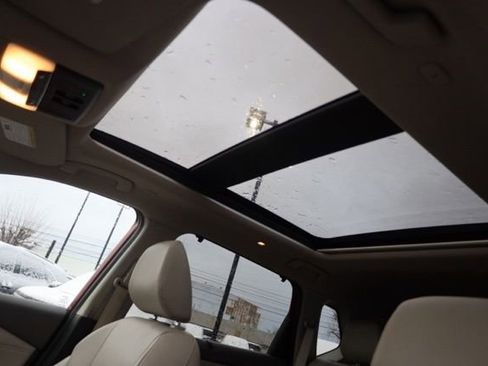 Used 2023 Nissan Rogue SV image 4