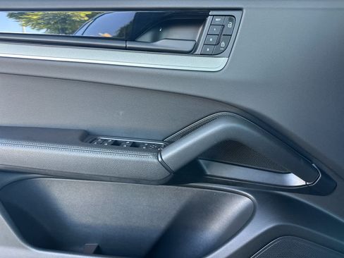 Certified 2026 Porsche Cayenne AWD/4WD image 12