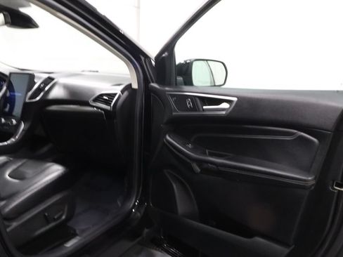 Used 2022 Ford Edge Titanium AWD/4WD image 16