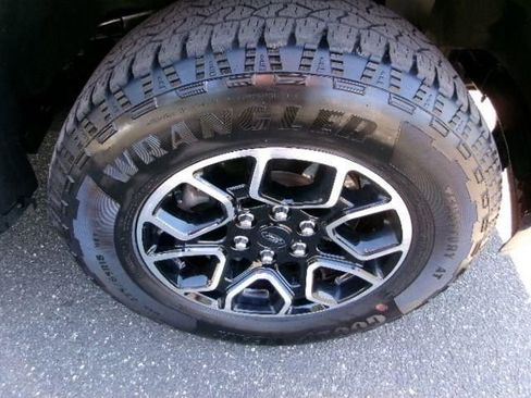 Certified 2022 Ford F150 XLT w/ Equipment Group 302A High image 4