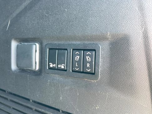 Used 2021 Chevrolet Tahoe Z71 w/ Luxury Package image 31