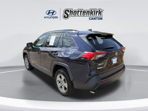 Used 2022 Toyota RAV4 XLE image 7