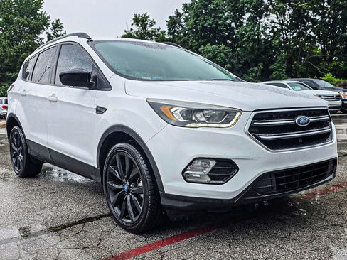 Used 2018 Ford Escape SE w/ SE Sport Appearance Package AWD/4WD image 1