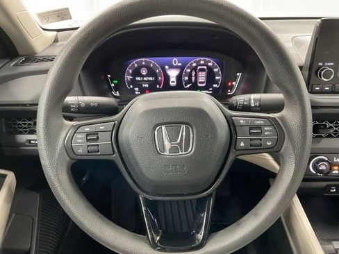 Used 2025 Honda Accord LX image 17