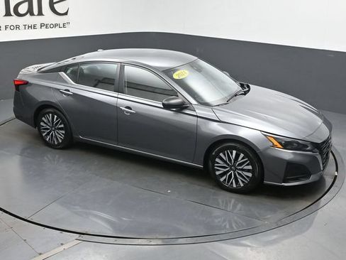 Used 2024 Nissan Altima 2.5 SV FWD image 52