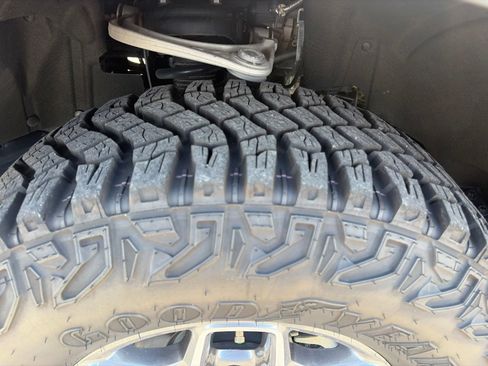 Used 2025 Ford Bronco Badlands AWD/4WD image 14
