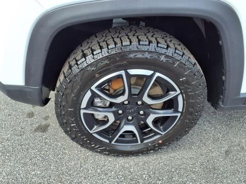 Used 2024 Jeep Compass Trailhawk image 5