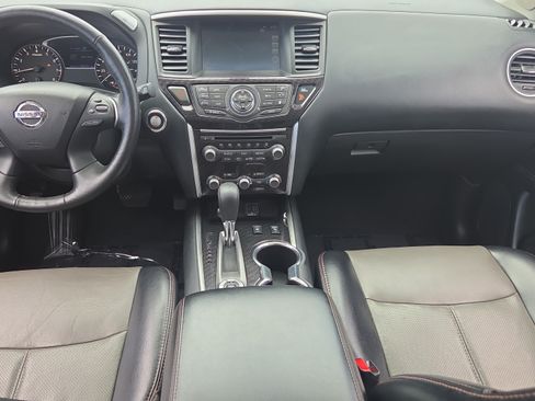 Used 2020 Nissan Pathfinder SL AWD/4WD image 13