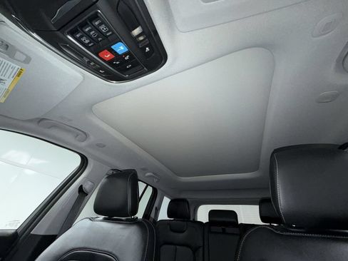 Used 2023 Jeep Grand Cherokee Limited AWD/4WD image 16