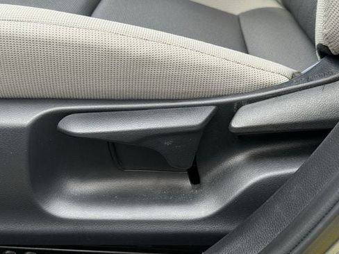 Used 2024 Toyota Corolla LE image 27