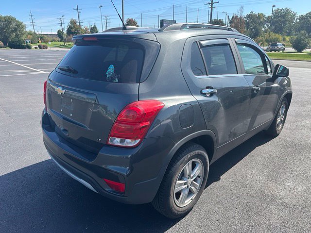 Used 2018 Chevrolet Trax LT w/ LT Convenience Package FWD image 4