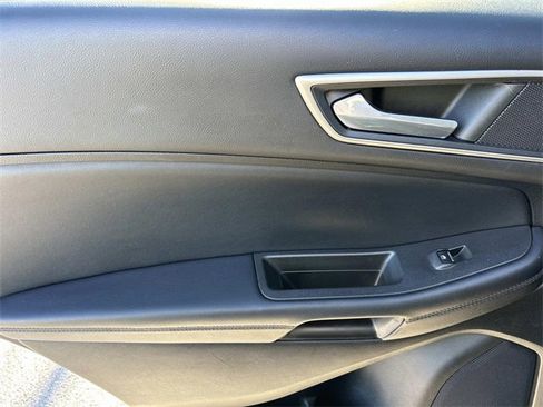 Used 2022 Ford Edge SEL w/ Convenience Package image 19