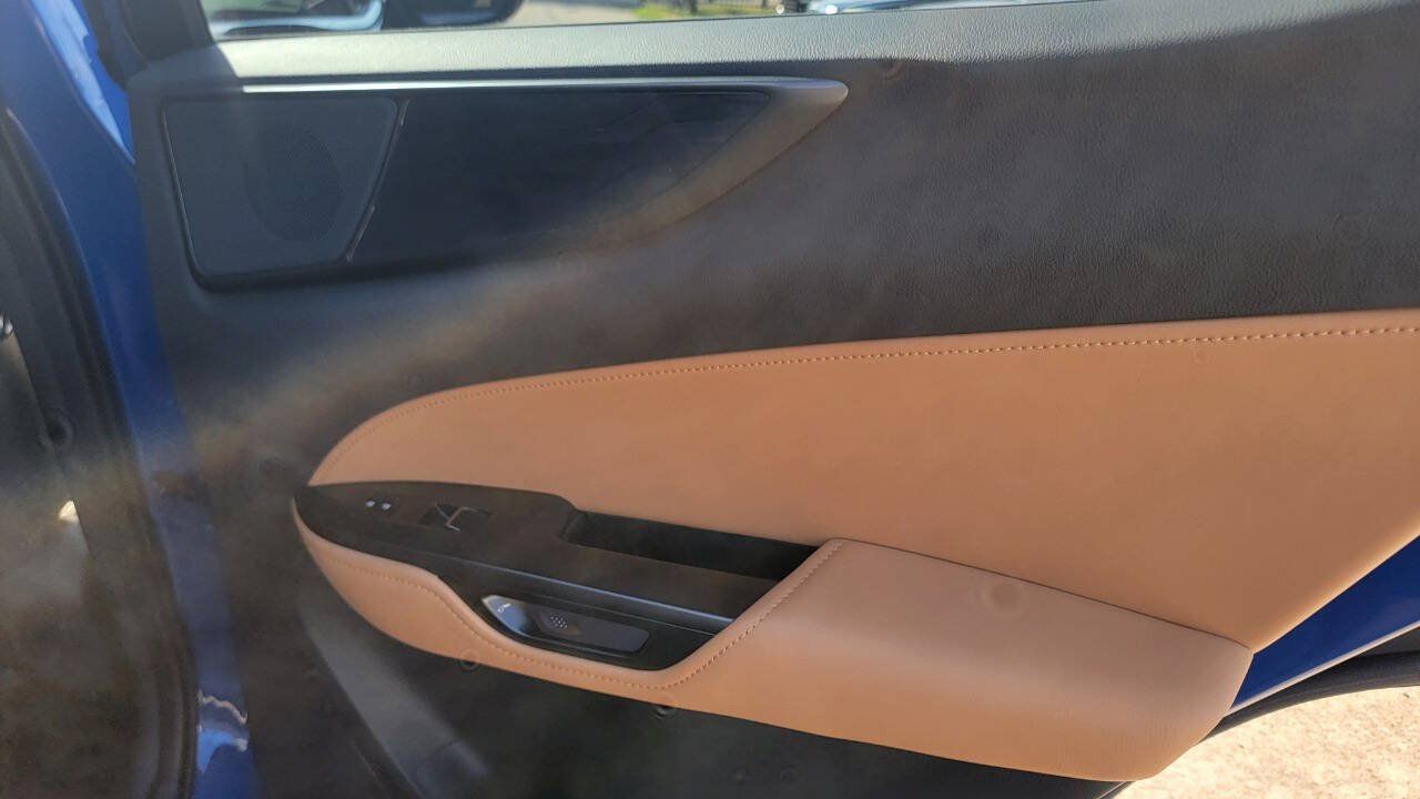 Used 2025 Lexus NX 250 FWD w/ Accessory Package (2T) image 10