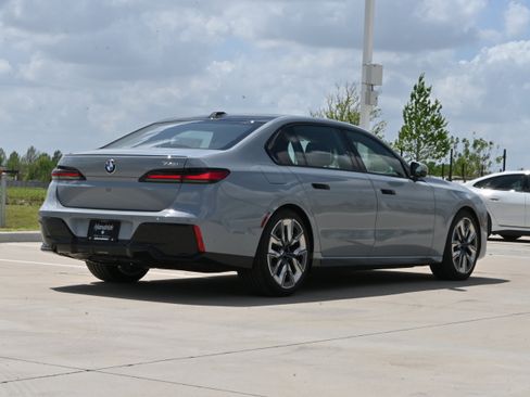 New 2026 BMW 740i image 8