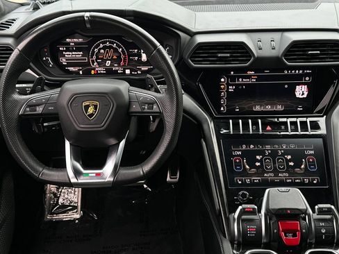 Used 2022 Lamborghini Urus image 28