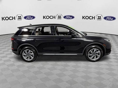 Used 2025 Lincoln Corsair AWD image 9
