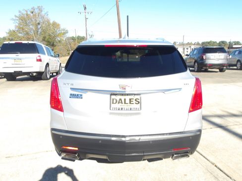 Used 2017 Cadillac XT5 Luxury w/ Driver Awareness Package image 12