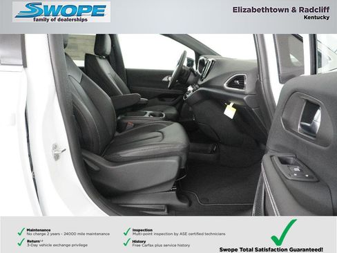 New 2026 Chrysler Voyager LX image 9