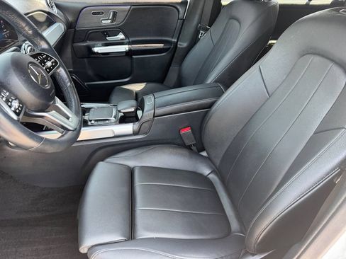 Used 2023 Mercedes-Benz GLB 250 4MATIC image 10