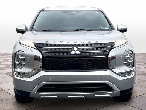Used 2022 Mitsubishi Outlander SE AWD/4WD image 3