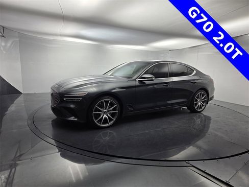 Used 2023 Genesis G70 2.0T image 6